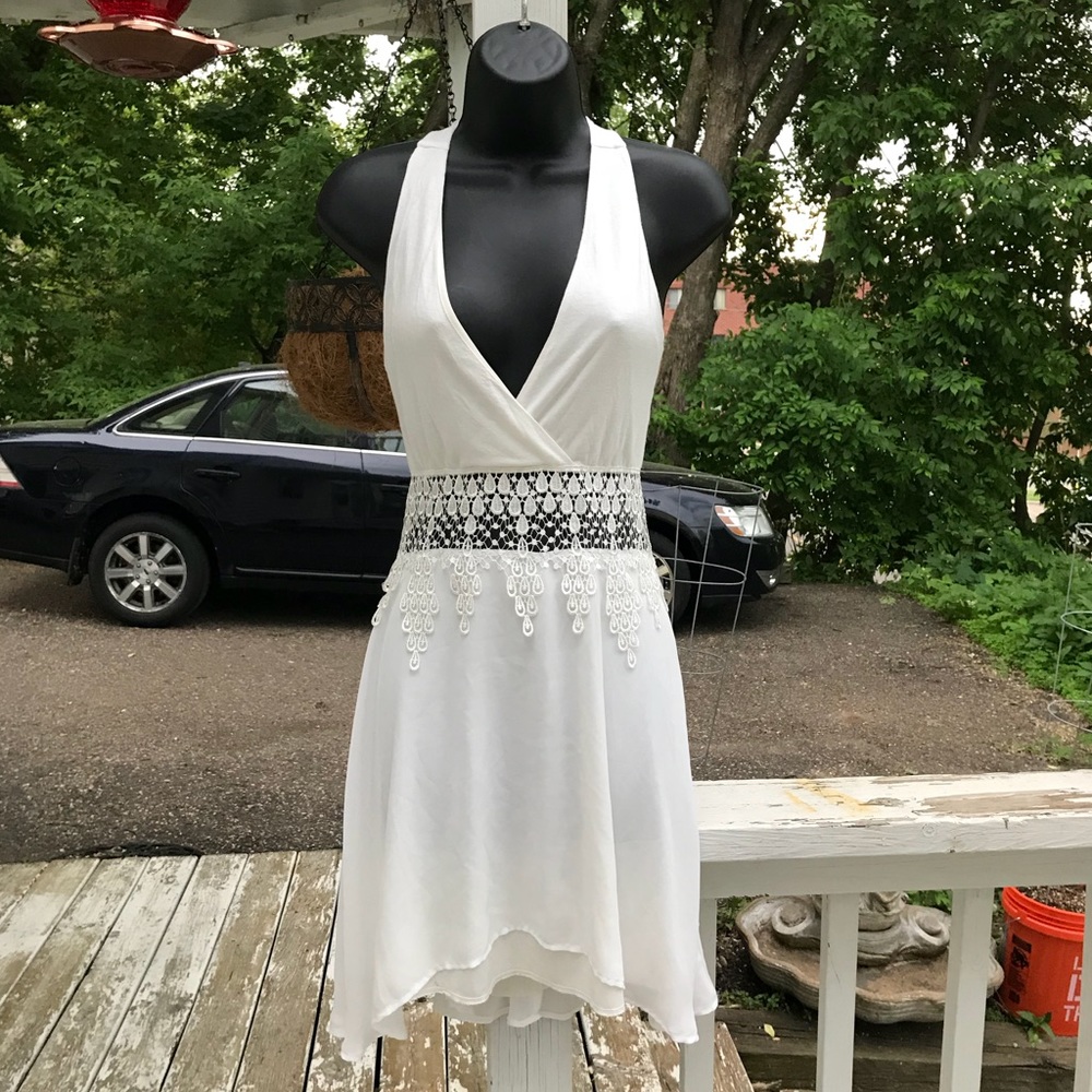 Gorgeous ivory dress with cut outs on waist Small